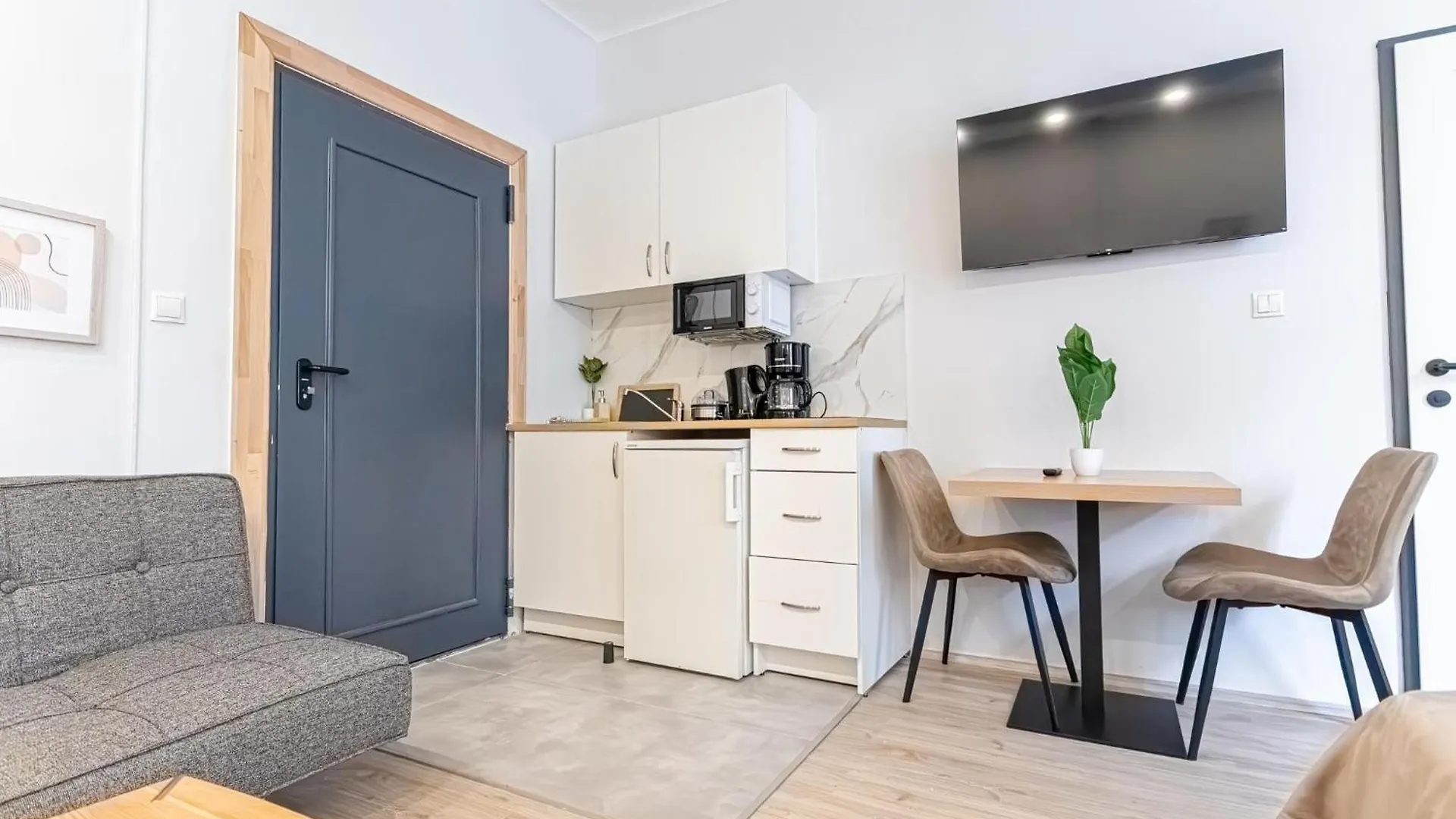 Chic Studio Apartment At 12Th District In Vienna